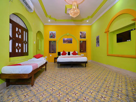 OYO 15984 Crown Plaza Heritage