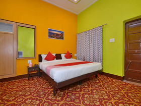 OYO 15984 Crown Plaza Heritage