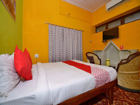 OYO 15984 Crown Plaza Heritage