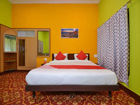 OYO 15984 Crown Plaza Heritage