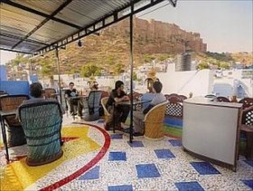 Sarvar Paying Guest House