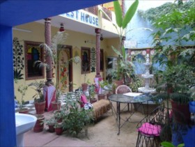 Sarvar Paying Guest House