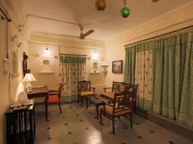 Bhainsrorgarh Fort Hotel