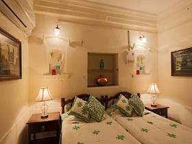 Bhainsrorgarh Fort Hotel