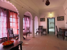 Bhainsrorgarh Fort Hotel