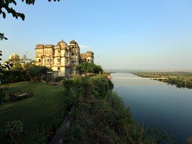 Bhainsrorgarh Fort Hotel