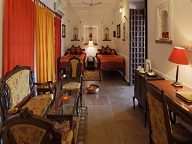 Bhainsrorgarh Fort Hotel