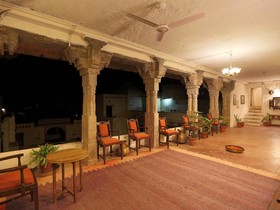 Bhainsrorgarh Fort Hotel