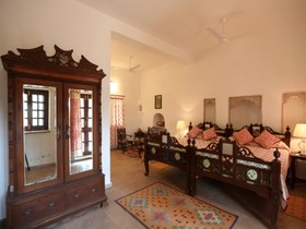 Bhainsrorgarh Fort Hotel
