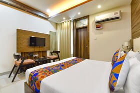 FabHotel Prime Royal Park