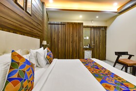 FabHotel Prime Royal Park