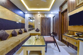 FabHotel Prime Royal Park
