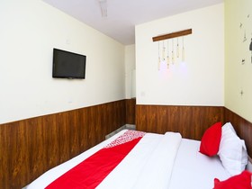 Hotel Bullet Inn & Lounge By OYO Rooms