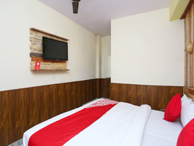 Hotel Bullet Inn & Lounge By OYO Rooms