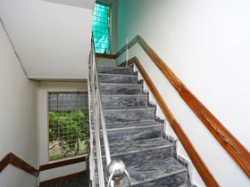 Hotel Bullet Inn & Lounge By OYO Rooms