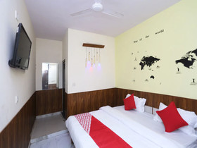 Hotel Bullet Inn & Lounge By OYO Rooms