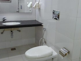 Hotel Flowers Inn
