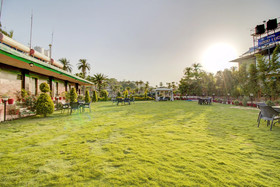 Royal Garden Retreat