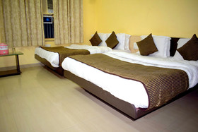 Hotel Ashapura Palace