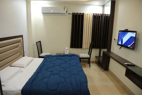 Hotel Lokpriya Inn