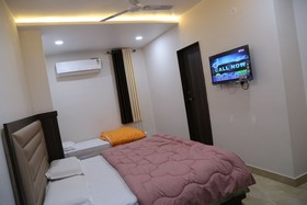 Hotel Lokpriya Inn