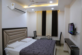 Hotel Lokpriya Inn