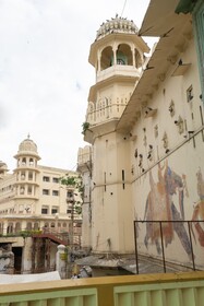 Shree Vallabh Vilas Lords Plaza