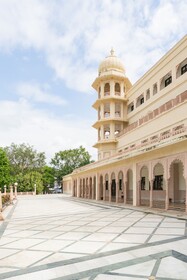 Shree Vallabh Vilas Lords Plaza
