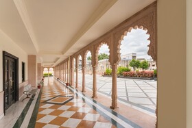 Shree Vallabh Vilas Lords Plaza