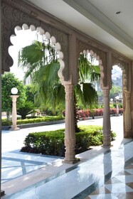 Shree Vallabh Vilas Lords Plaza