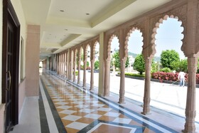 Shree Vallabh Vilas Lords Plaza