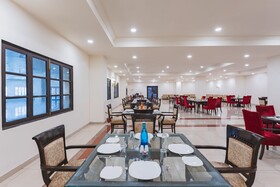 Shree Vallabh Vilas Lords Plaza