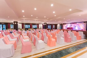 Shree Vallabh Vilas Lords Plaza