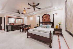Shree Vallabh Vilas Lords Plaza