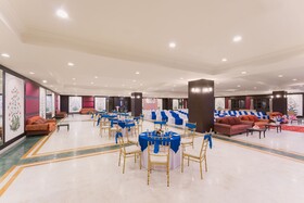 Shree Vallabh Vilas Lords Plaza