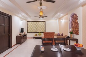 Shree Vallabh Vilas Lords Plaza