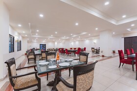Shree Vallabh Vilas Lords Plaza