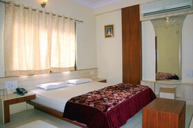 The Sky Comfort Hotel Shri Vithalesh