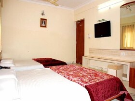 The Sky Comfort Hotel Shri Vithalesh