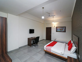 Hotel Silver Star By OYO Rooms