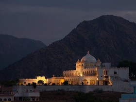Gulaab Niwaas Palace