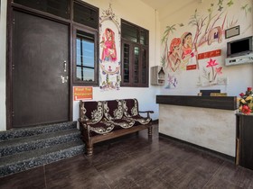 OYO 10682 Hotel Blue Lotus