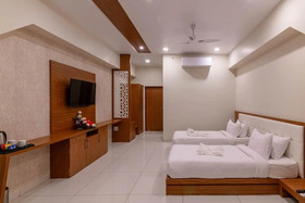 Savitri Resorts
