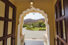 WelcomHeritage Mount Valley Resort - Ranthambore