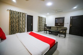Hotel Prateek Plaza by OYO Rooms