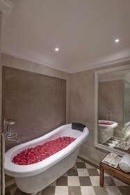Aurika Hotels