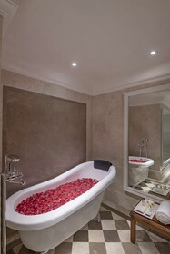 Aurika Hotels