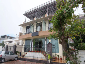 Everest International