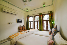 Hotel Devraj Niwas