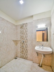 Hotel Golden Feather